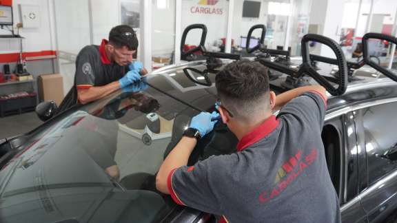 Substituição e reparação de vidro do teto panorâmico - Testes e acabamento final