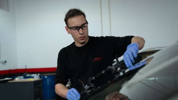 Substituição de vidro para-brisas - Troca e fixação