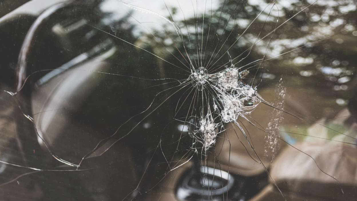 vidro do carro partido