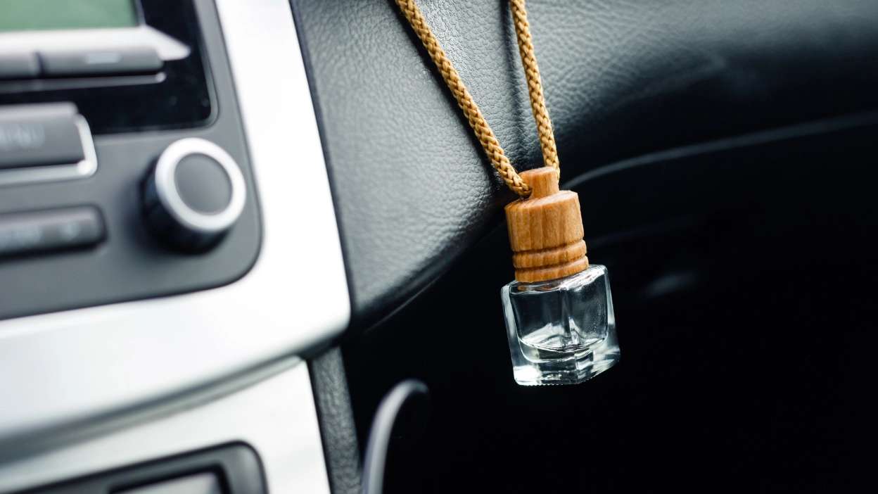 Cheirinho pendurado no interior do carro