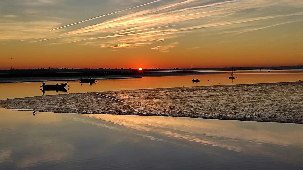vista rio do montijo ao pôr do sol