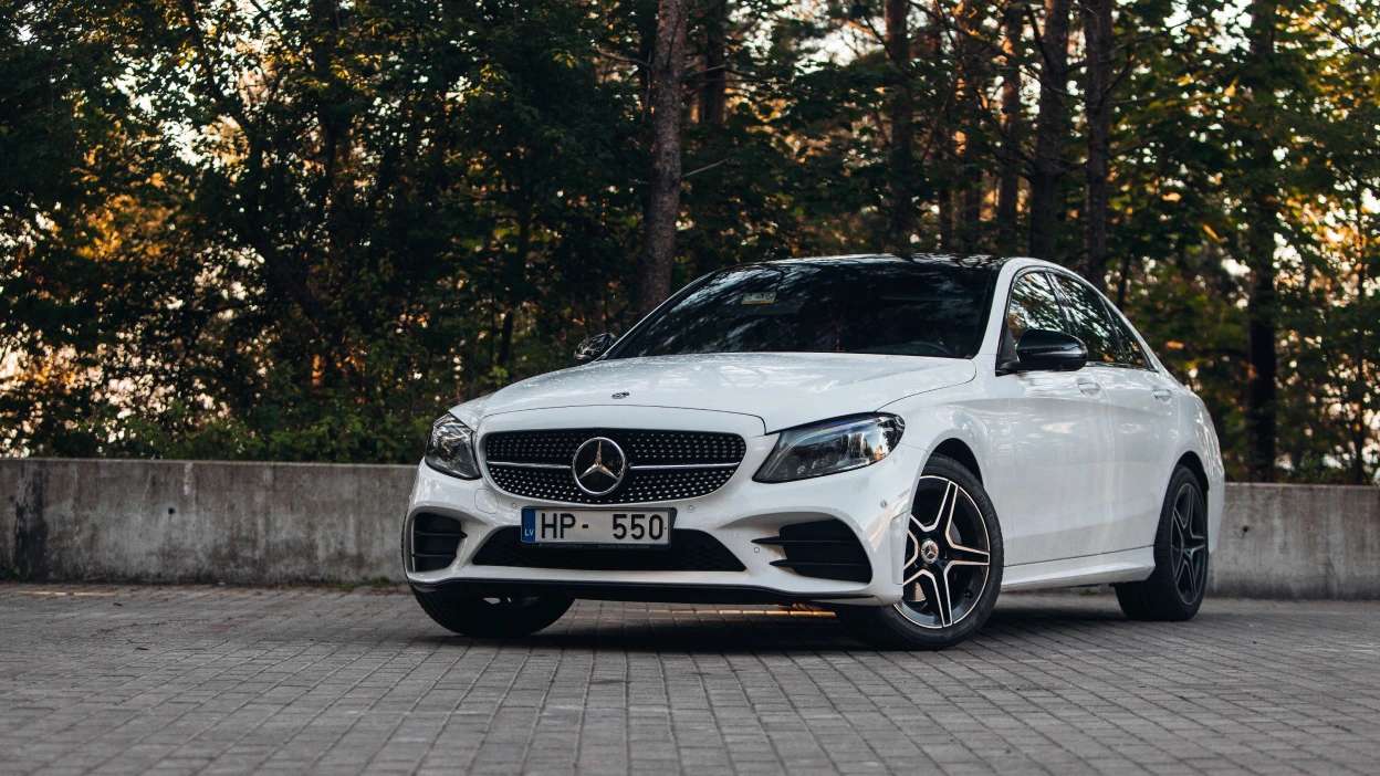 carro mercedes benz classe A branco