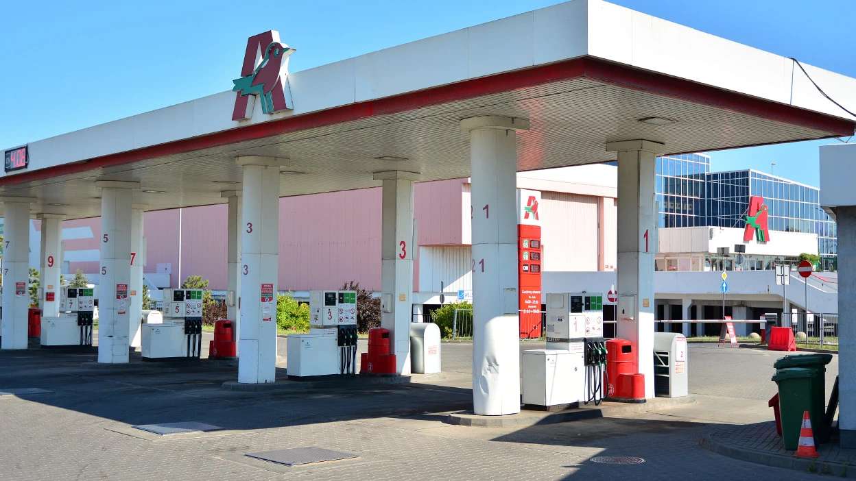 bomba de gasolina auchan